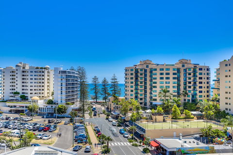 Direct Collective - Sea Breeze Mooloolaba - QLD Tourism 0