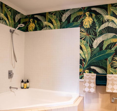 NOMAD - Luxe Apartment - QLD Tourism 11