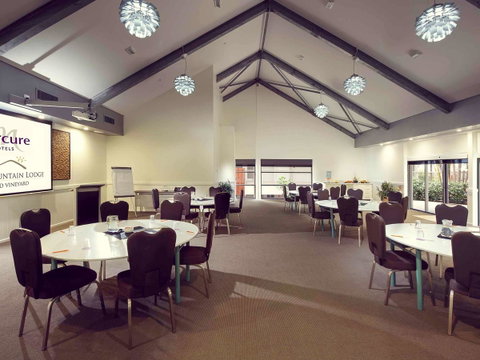 Mercure Clear Mountain Lodge - QLD Tourism 27