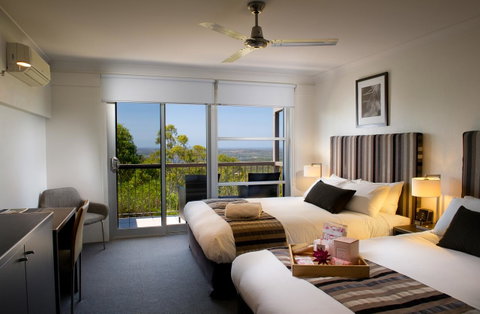 Mercure Clear Mountain Lodge - QLD Tourism 5