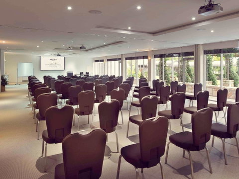 Mercure Clear Mountain Lodge - QLD Tourism 28