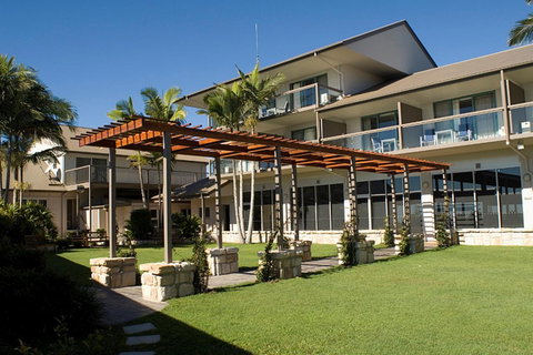 Mercure Clear Mountain Lodge - QLD Tourism 16