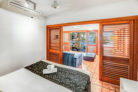 Paradise On The Beach Resort - QLD Tourism 10