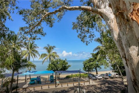 Paradise On The Beach Resort - QLD Tourism 14