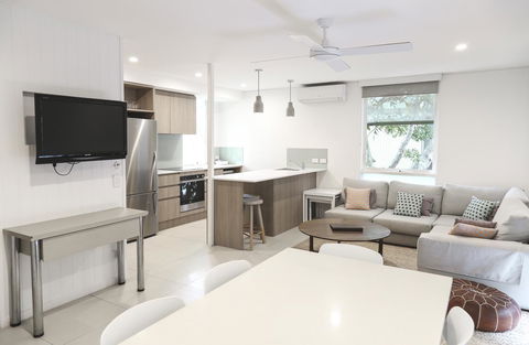 The Hastings Beach Houses - QLD Tourism 21