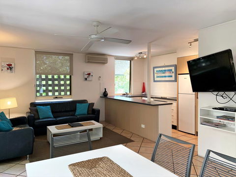 The Hastings Beach Houses - QLD Tourism 9