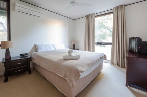 The Hastings Beach Houses - QLD Tourism 14