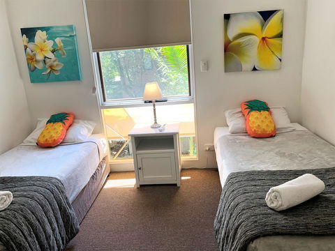 The Hastings Beach Houses - QLD Tourism 3