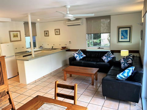 The Hastings Beach Houses - QLD Tourism 10