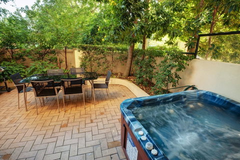 Nautilus Resort Mooloolaba - QLD Tourism 5