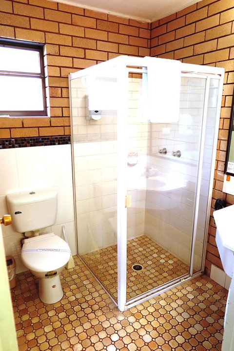Twin Pines Motel - QLD Tourism 26
