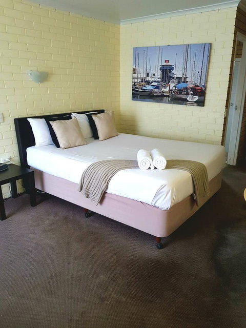 Twin Pines Motel - QLD Tourism 20