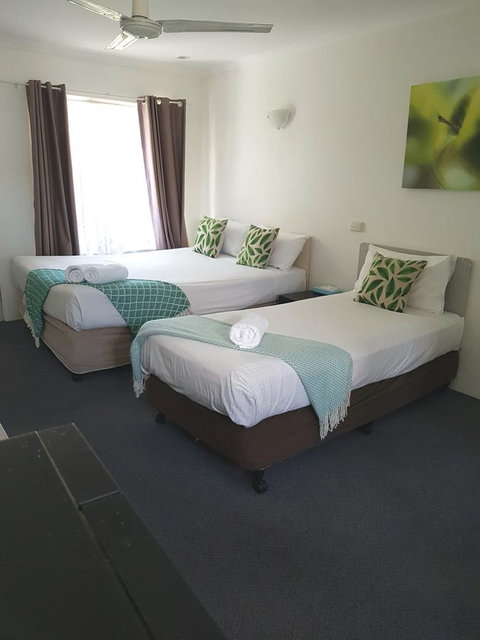 Twin Pines Motel - QLD Tourism 10