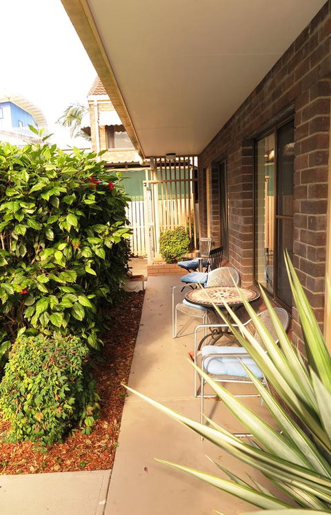 Twin Pines Motel - QLD Tourism 22