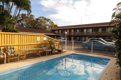 Twin Pines Motel - QLD Tourism 0