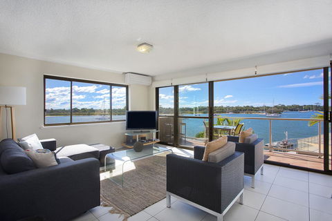 Noosa Shores Resort - QLD Tourism 9
