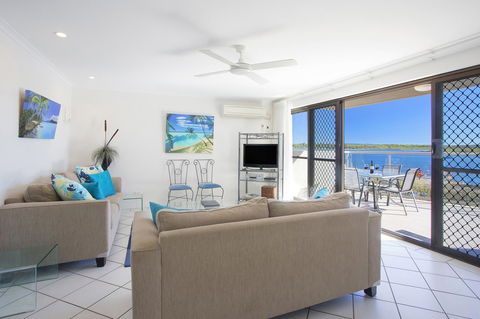 Noosa Shores Resort - QLD Tourism 11