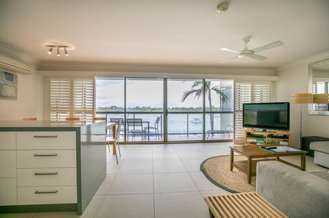 Noosa Shores Resort - QLD Tourism 4