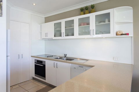 Noosa Shores Resort - QLD Tourism 21