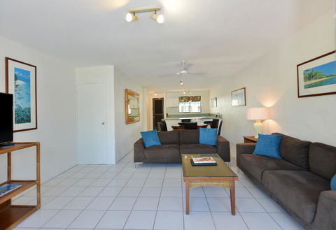 Seascape Holidays At Beachfront Terraces - Queensland Tourism 12