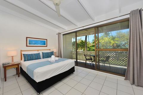 Seascape Holidays At Beachfront Terraces - Queensland Tourism 1
