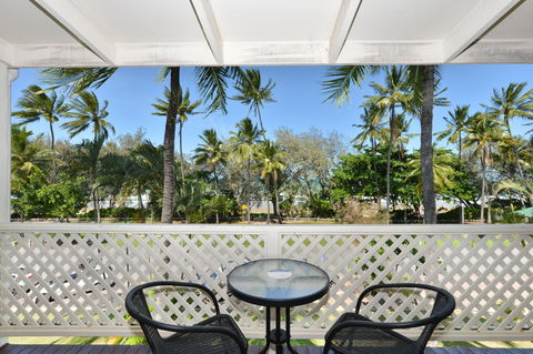 Seascape Holidays At Beachfront Terraces - Queensland Tourism 29