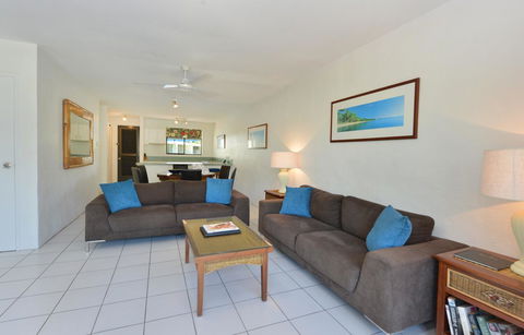 Seascape Holidays At Beachfront Terraces - Queensland Tourism 10