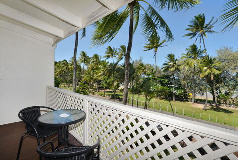Seascape Holidays At Beachfront Terraces - Queensland Tourism 25