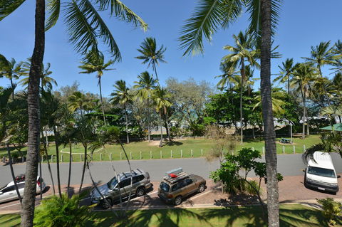 Seascape Holidays At Beachfront Terraces - Queensland Tourism 28