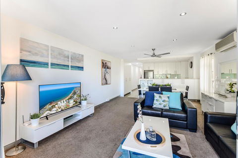 Redvue Holiday Apartments - QLD Tourism 2