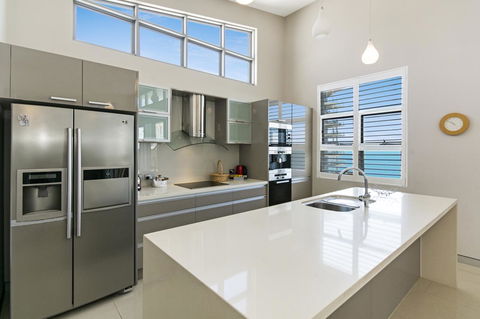 Redvue Holiday Apartments - QLD Tourism 19