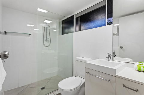 Caribbean Noosa - Queensland Tourism 24