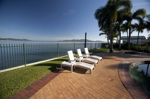 Mariners North Holiday Apartments - QLD Tourism 4