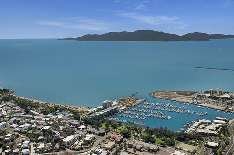 Mariners North Holiday Apartments - QLD Tourism 21