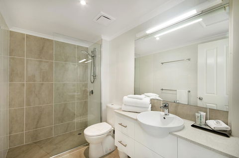 Mariners North Holiday Apartments - QLD Tourism 39