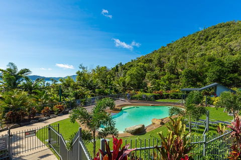 Beach Lodges - Queensland Tourism 1