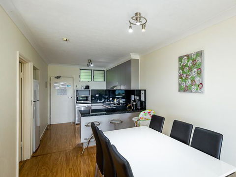 Beach Lodges - Queensland Tourism 28