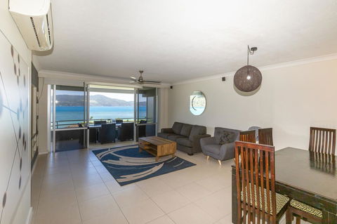Beach Lodges - Queensland Tourism 2