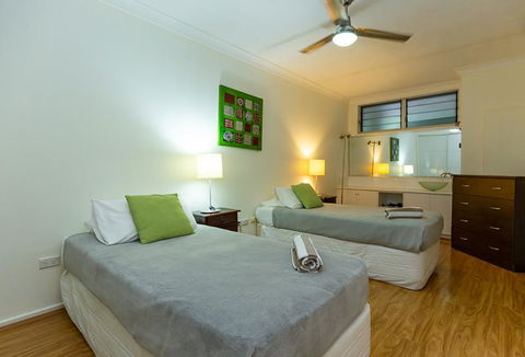 Beach Lodges - Queensland Tourism 27