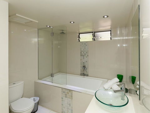Beach Lodges - Queensland Tourism 12