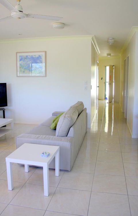 Magnetic Sunsets Resort - Queensland Tourism 5