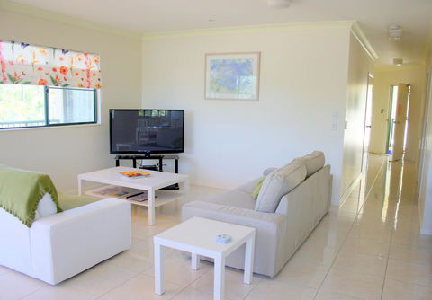 Magnetic Sunsets Resort - Queensland Tourism 2