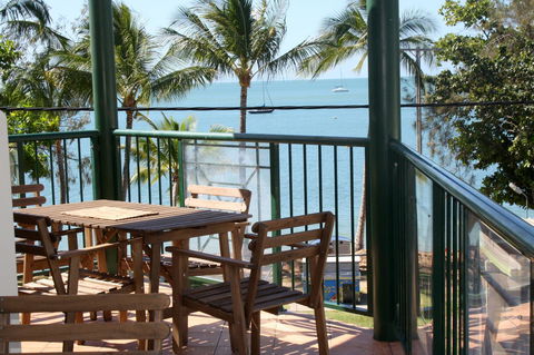 Magnetic Sunsets Resort - Queensland Tourism 3