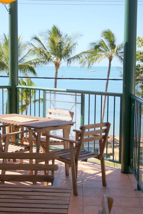 Magnetic Sunsets Resort - Queensland Tourism 1