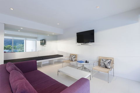 Pool Resort Port Douglas - Queensland Tourism 15