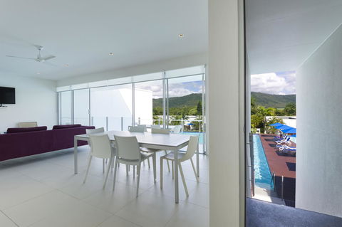 Pool Resort Port Douglas - Queensland Tourism 19