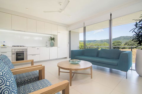 Pool Resort Port Douglas - Queensland Tourism 13