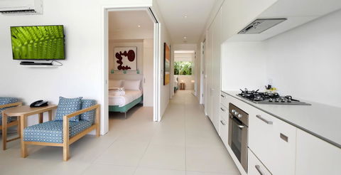 Pool Resort Port Douglas - Queensland Tourism 14