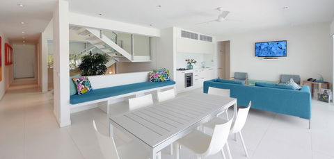 Pool Resort Port Douglas - Queensland Tourism 6