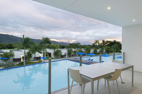 Pool Resort Port Douglas - Queensland Tourism 18